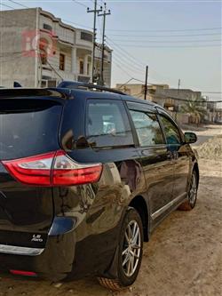 تويوتا سيينا